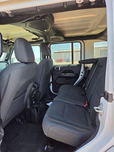 2024 Jeep Wrangler 4-Door Sahara 4x4