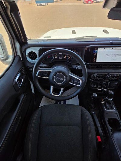 2024 Jeep Wrangler 4-Door Sahara 4x4