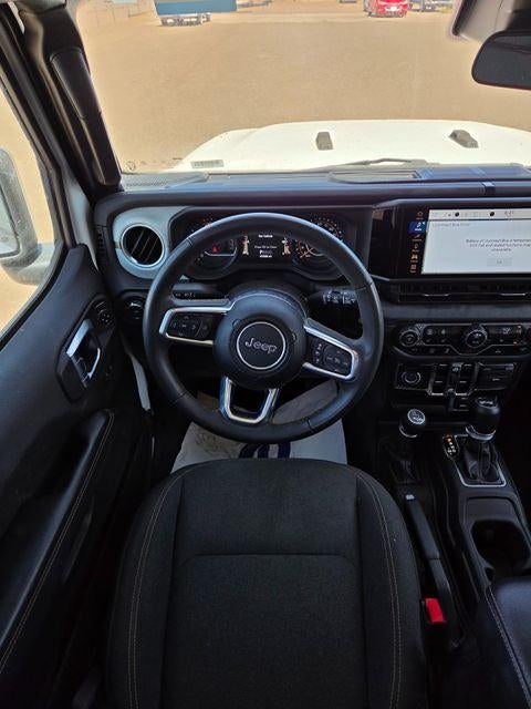 2024 Jeep Wrangler 4-Door Sahara 4x4