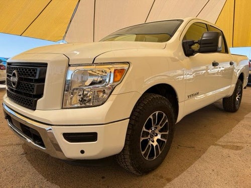 2024 Nissan TITAN Crew Cab SV 4x4